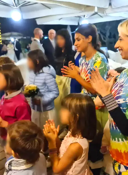 Animazione per bambini con giochi e intrattenimento durante il matrimonio, per una festa senza pensieri