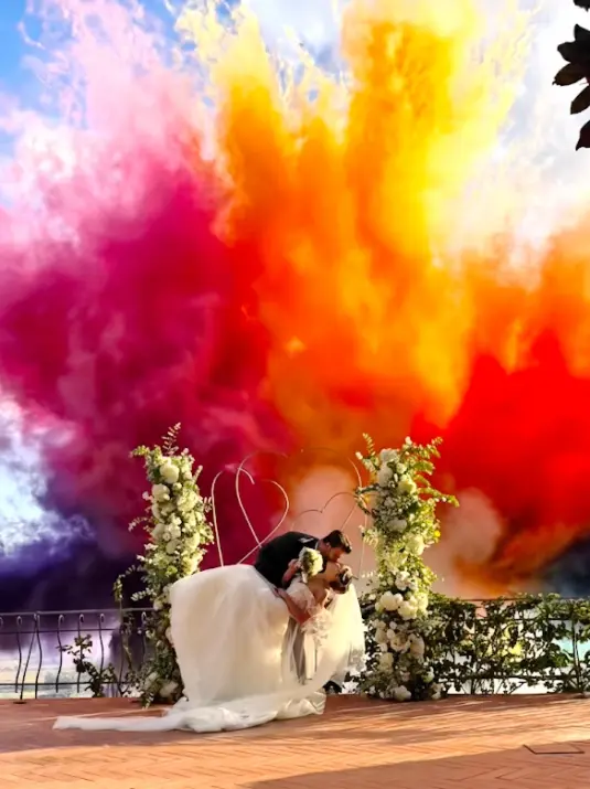 Spettacolo con effetti speciali a base di fumo colorato