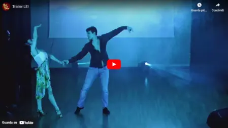 Screenshot del video dello spettacolo musicale LEI - Dedicato alla Donna Feel Good Show, un evento emozionante che affronta temi sociali e la lotta contro la violenza sulle donne<br /><br />