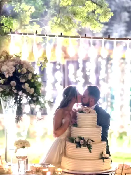 Pioggia luminosa di scintille per matriomio e feste 18 anni Effetti speciali con scintille durante un evento indimenticabile