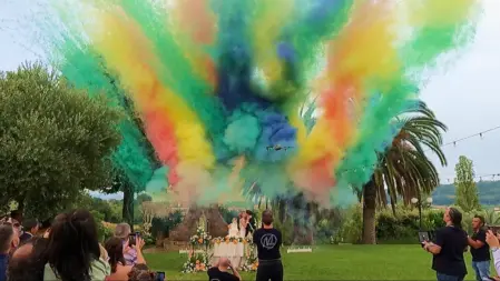 Effetto speciale con getti di fumo colorato per matrimoni e spettacoli aziendali	