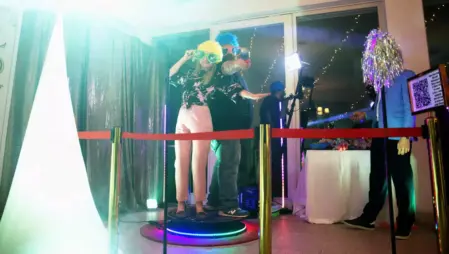 Servizio di Video Foto Booth 360° per eventi aziendali, matrimoni e feste