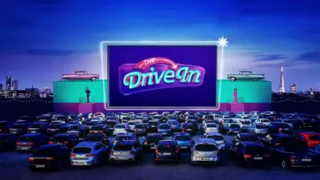 Maxi schermo LED e proiezione per eventi all'aperto e drive-in
